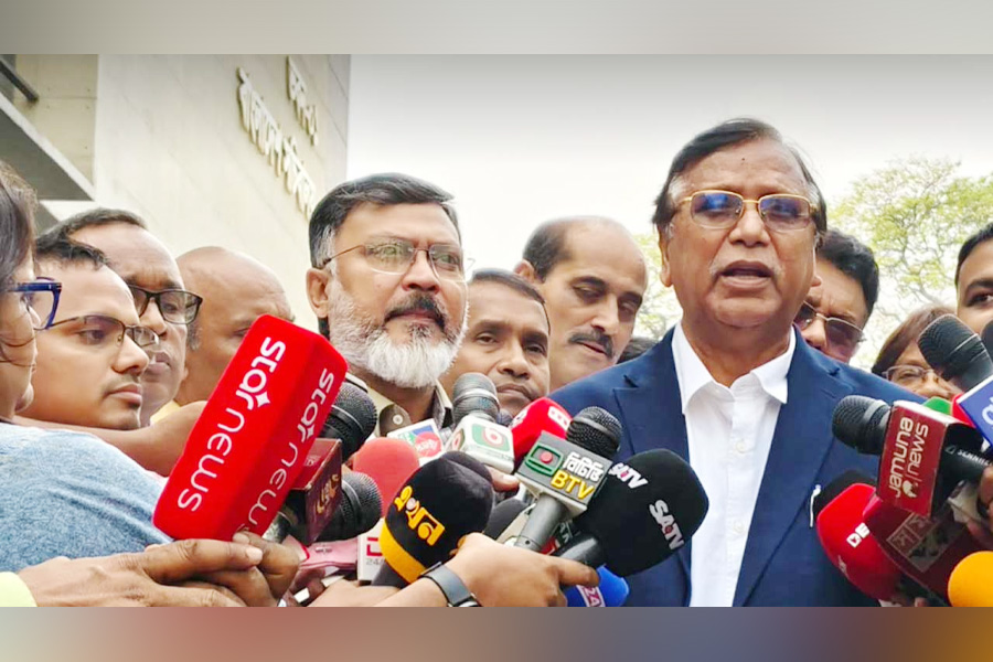 ৩৪ ফাইলে সাইন করে গেছে প্রশাসক এজাজ