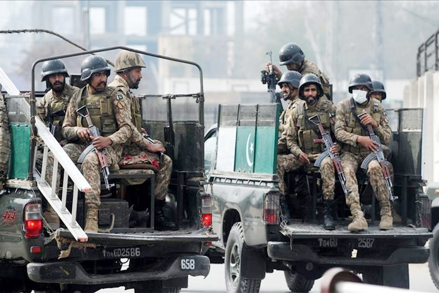 আফগান সীমান্তে পাকিস্তানি সেনা চৌকিতে হামলা, নিহত ৬