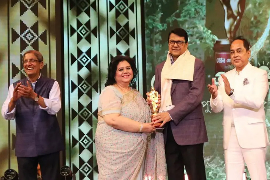 আজীবন সম্মাননায় আলমগীর, সেরা নিশো-তমা