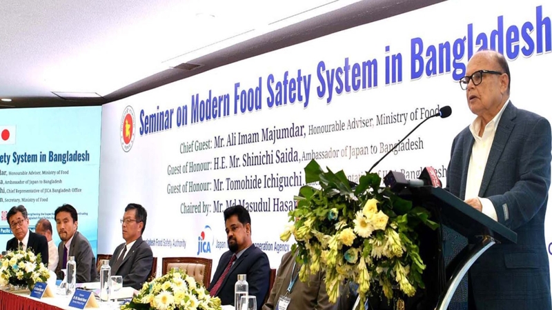 চালের দাম নিয়ন্ত্রণে নজরদারি চলছে: খাদ্য উপদেষ্টা