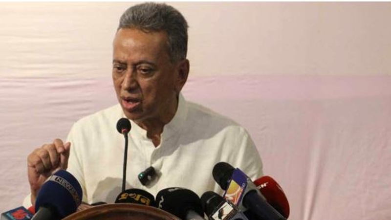 হাসিনার সুরেই কথা বলছে অন্তর্বর্তী সরকার