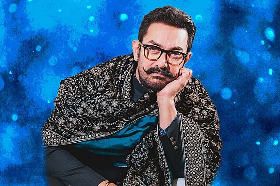 সামাজিক মাধ্যমে সময় নষ্ট করছি: আমির খান