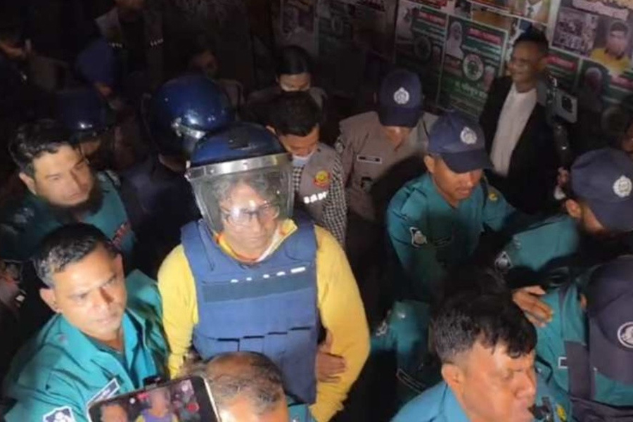 সাংবাদিক আনিস আলমগীরের ৫ দিনের রিমান্ড মঞ্জুর