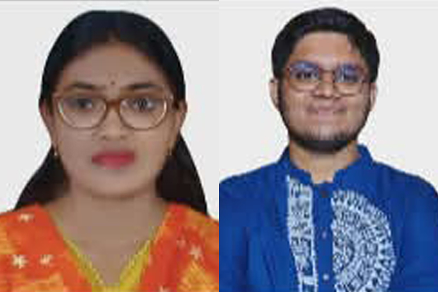 চারণ সাংস্কৃতিক কেন্দ্রের সভাপতি অমৃতা, সম্পাদক সৌমিত্র