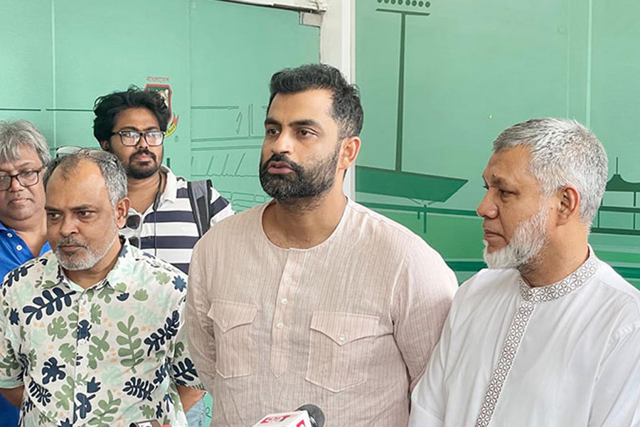 নির্বাচন প্রত্যাহার কেন করলেন জানালেন তামিম
