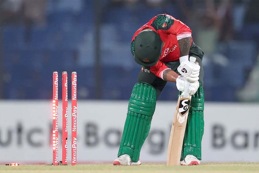 ১৪ রানে হেরে সিরিজ হাতছাড়া করল বাংলাদেশ