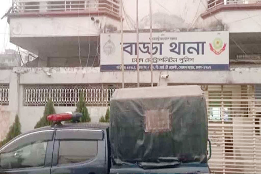 বাসার ছাদ থেকে ব্যাংক কর্মকর্তার মরদেহ উদ্ধার