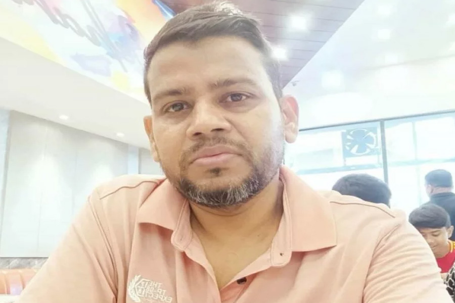 ঢাকার লালবাগে ব্যাংক কর্মকর্তার গলাকাটা লাশ উদ্ধার