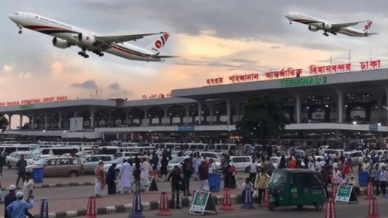 বিনা টিকিটে বিমানের ফ্লাইটে ওঠার চেষ্টা
