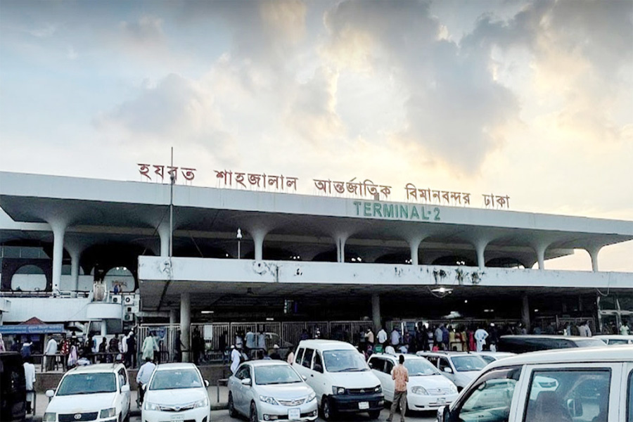 ঘন কুয়াশায় ঢাকায় অবতরণে ব্যর্থ হয়ে কলকাতায় ৪ ফ্লাইট