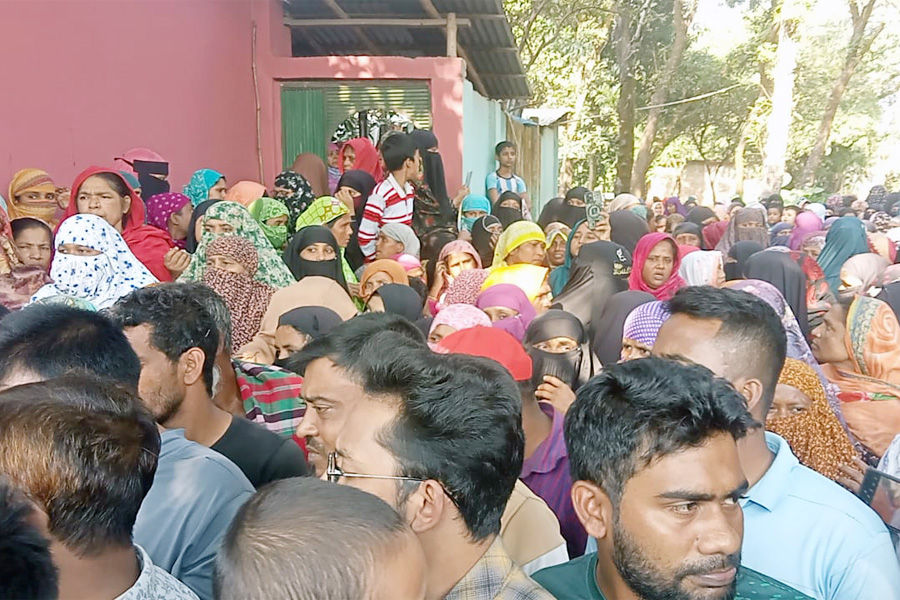 মায়ের পাশেই পড়েছিল ২ সন্তানের গলা কাটা মরদেহ