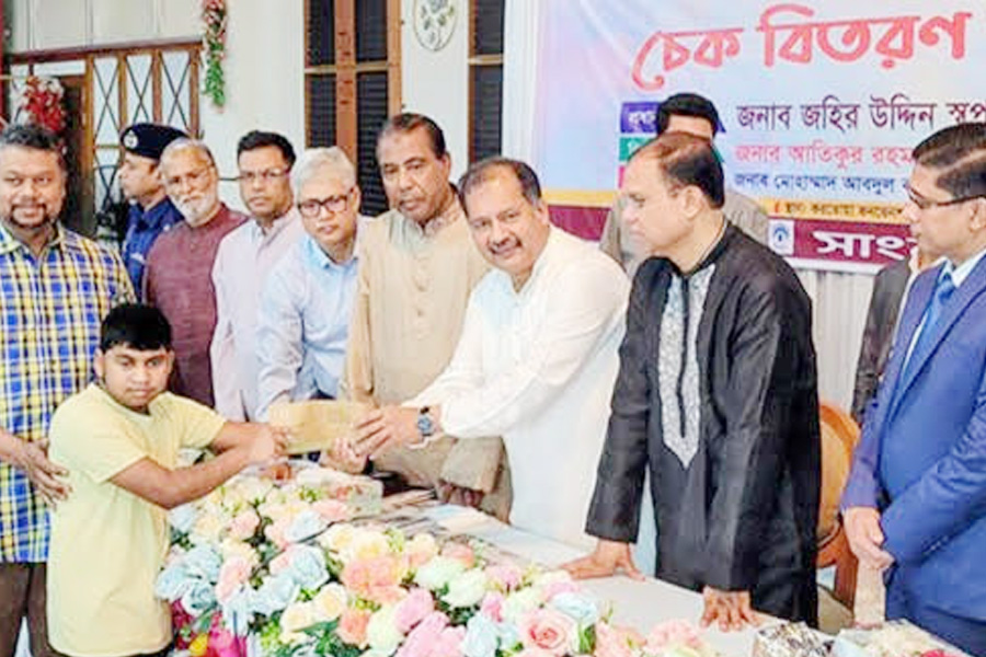 বগুড়ায় সাংবাদিকদের অনুদান ও শিক্ষাবৃত্তির চেক বিতরণ