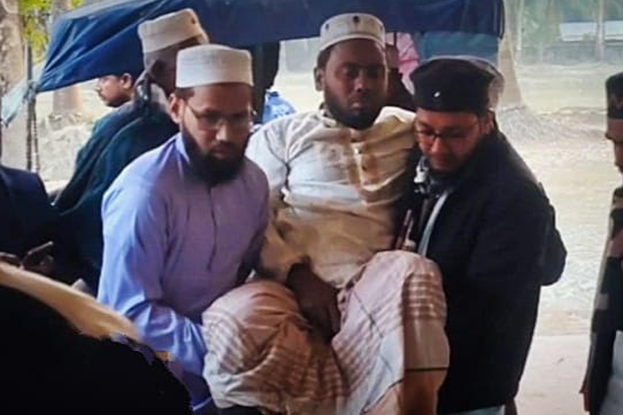 জামায়াত নেতাকে পিটিয়ে পা ভেঙে দেওয়ার অভিযোগ