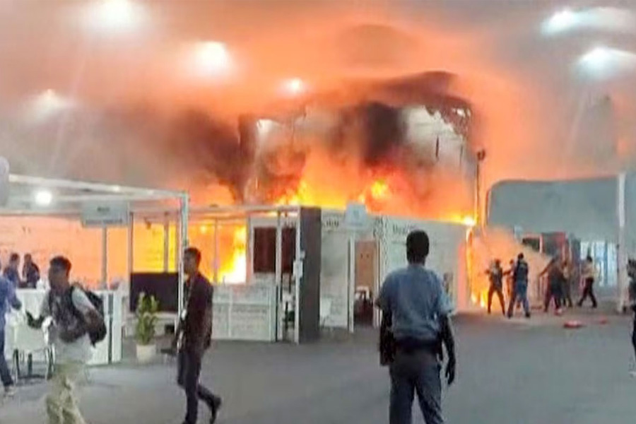 ব্রাজিলে কপ৩০ সম্মেলনে অগ্নিকাণ্ড, ধোঁয়ায় অসুস্থ ১৩