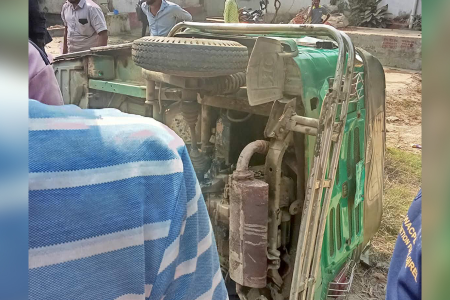 গৌরীপুরে দুই সিএনজির মুখোমুখি সংঘর্ষে নিহত ১