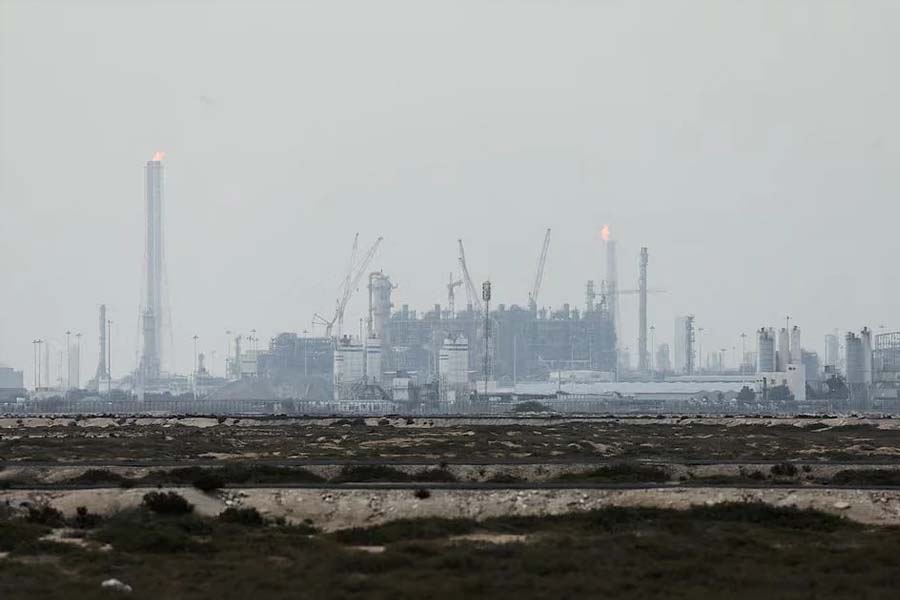 ইরানের হামলায় কাতারের এলএনজি সক্ষমতার ১৭ শতাংশ ক্ষতি