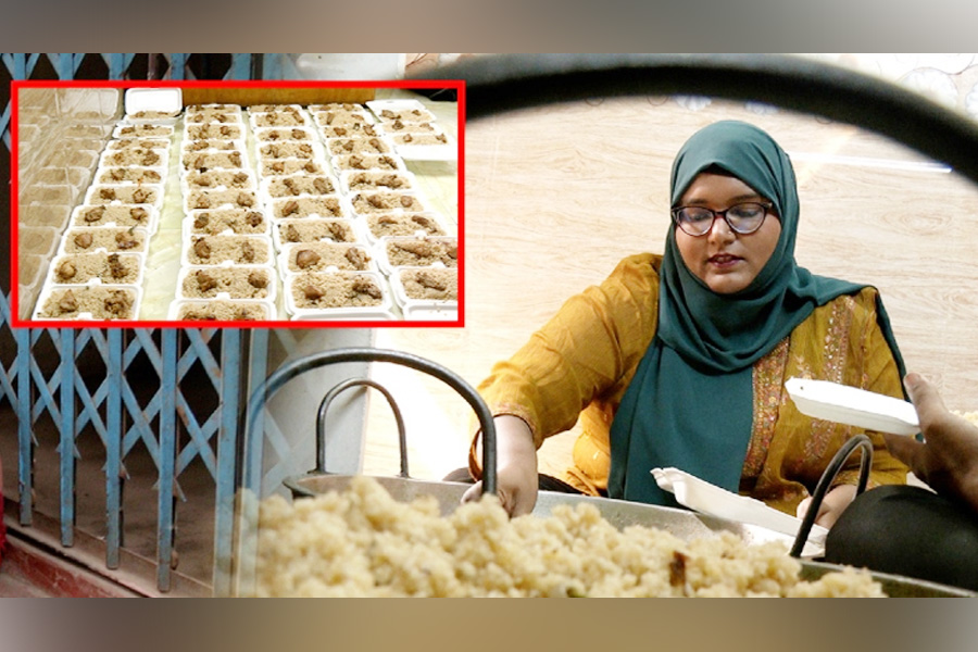 টিউশনের টাকা জমিয়ে ৬ বছর ধরে দুস্থদের ইফতার করান উর্মি