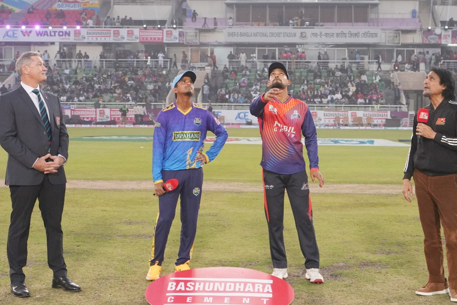 টস জিতে রাজশাহীকে ব্যাটিংয়ে পাঠালো চট্টগ্রাম