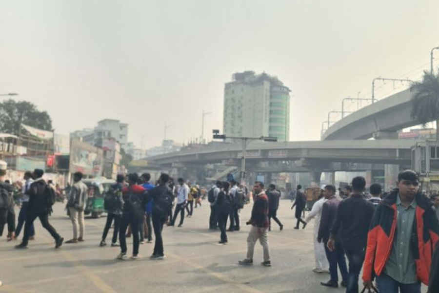 নতুন কর্মসূচি দিয়ে সড়ক ছাড়ল ৭ কলেজের শিক্ষার্থীরা