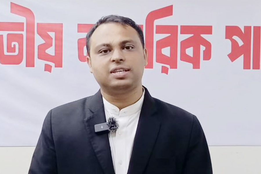 সাদিক ‌কায়েমকে ‘বেয়াদব’ বলায় নাজমুস সাকিবকে শোকজ