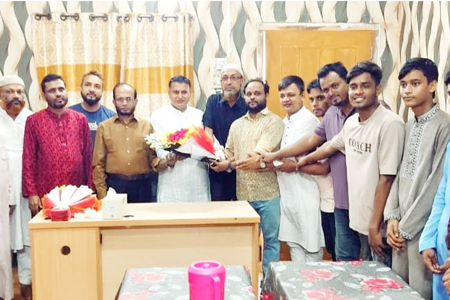 পশ্চিম বাঁশখালীতে নবনির্বাচিত সভাপতিকে সংবর্ধনা