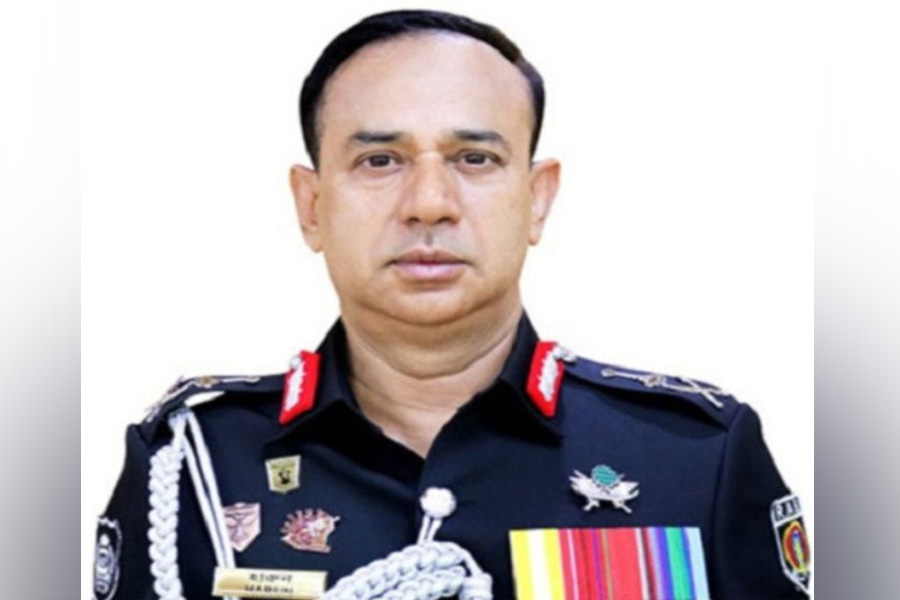 র্যাবের সাবেক ডিজি হারুন-পরিবারের দেশত্যাগে নিষেধাজ্ঞা