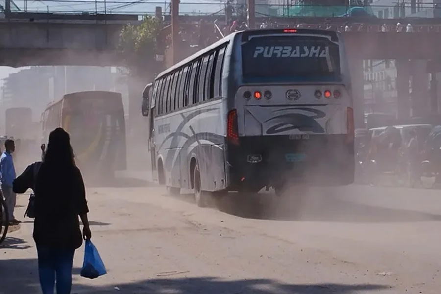 দূষিত শহরের তালিকায় আজ দ্বিতীয় স্থানে ঢাকা