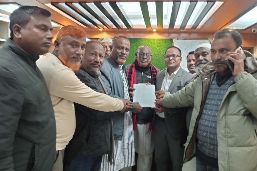 ডাঃ এ জেড এম জাহিদ হোসেনের পক্ষে মনোনয়নপত্র উত্তোলন