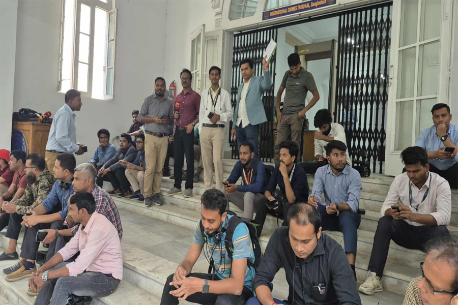 ট্রাইব্যুনালে শেখ হাসিনার মামলা, অপেক্ষায় দেশি-বিদেশি সাংবাদিকরা