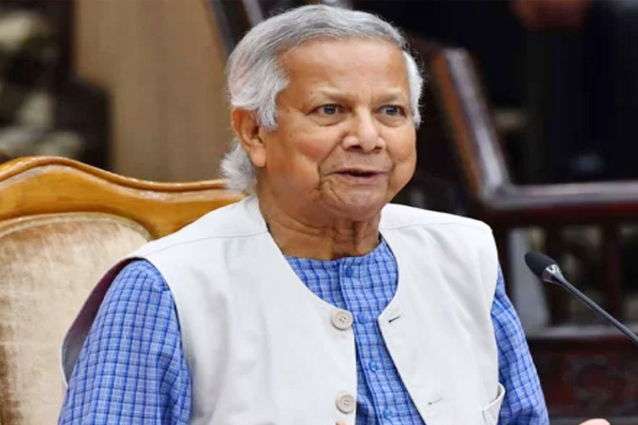 শ্রমশক্তি রপ্তানিতে বড় বাধা দালাল : প্রধান উপদেষ্টা