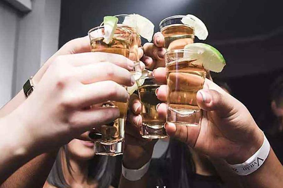 বিশ্বে মদ্যপান কমলেও ভারতে উল্টো চিত্র