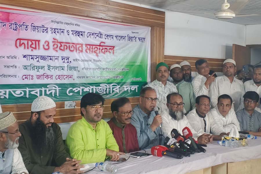 সরকারের পাশে দাঁড়াতে হবে, ধৈর্য ধরতে হবে: দুদু