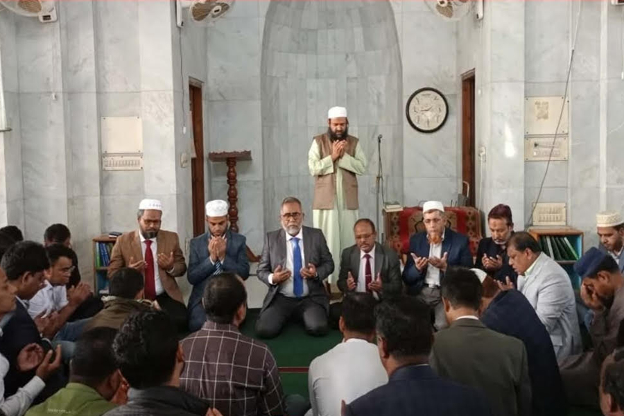 গুলিবিদ্ধ ওসমান হাদির আরোগ্য কামনায় ইবিতে দোয়া মাহফিল