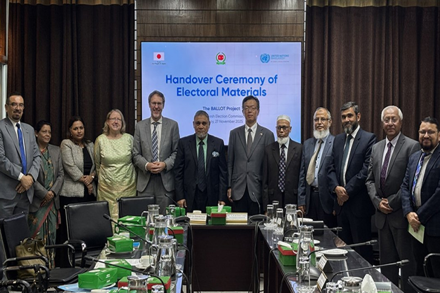 নির্বাচনি উপকরণ ইসির কাছে হস্তান্তর করলো জাপান
