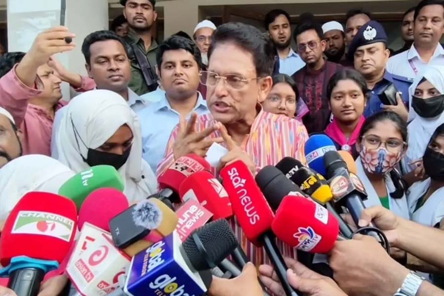 মন্ত্রীকে স্বাগত জানাতে শিক্ষার্থীদের দাঁড় করানো যাবে না: শিক্ষামন্ত্রী