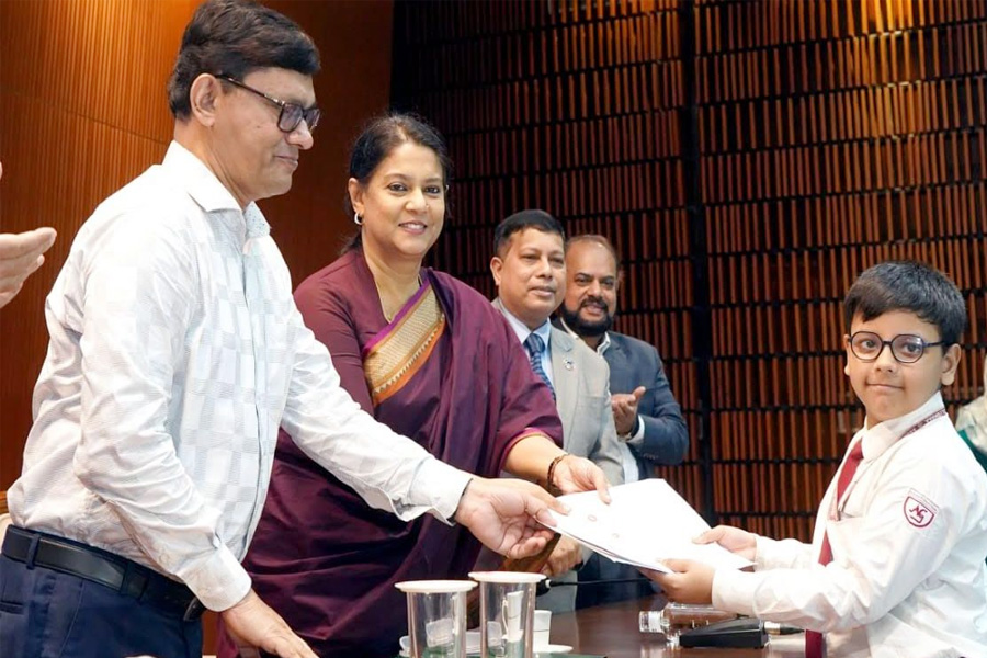 ওজোনস্তর রক্ষায় আন্তর্জাতিক সহযোগিতা অপরিহার্য: পরিবেশ উপদেষ্টা