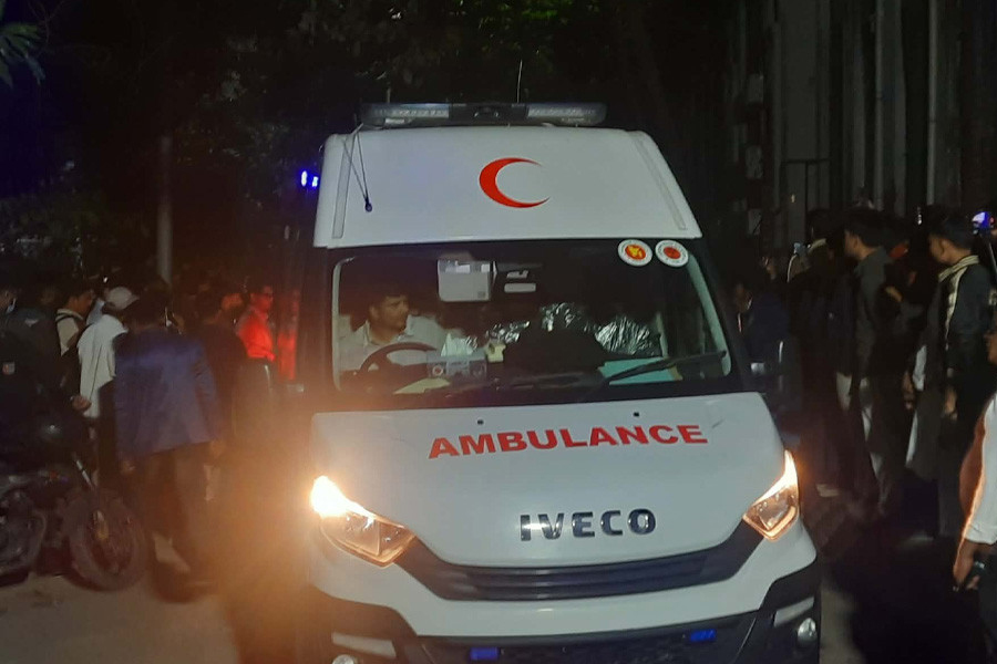 গুলিবিদ্ধ হাদিকে এভারকেয়ারে স্থানান্তর