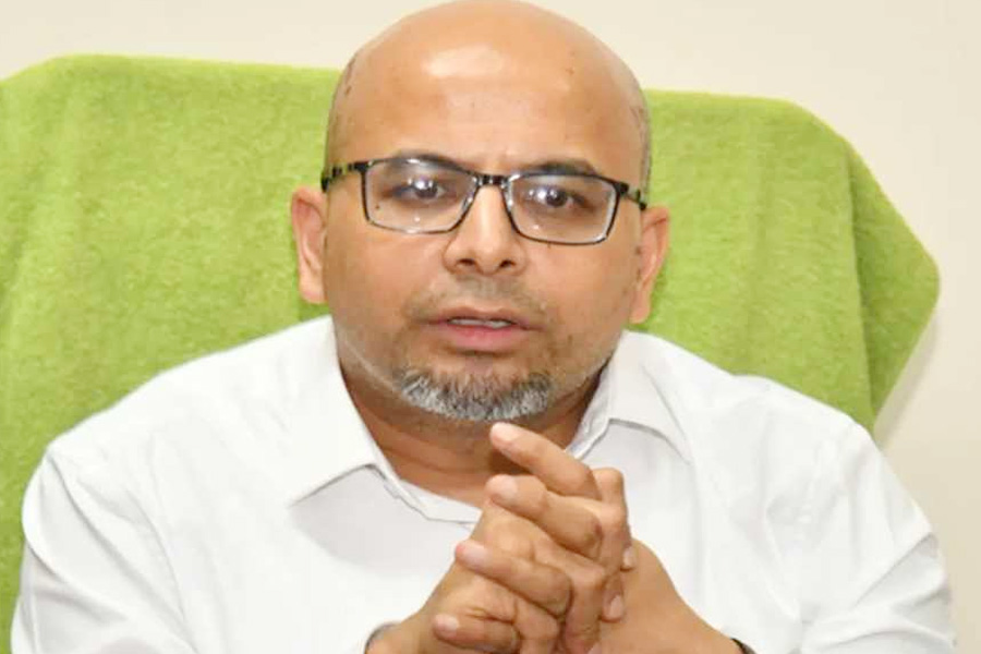 দেশ ছাড়ার পর মুখ খুললেন ফয়েজ আহমদ তৈয়্যব