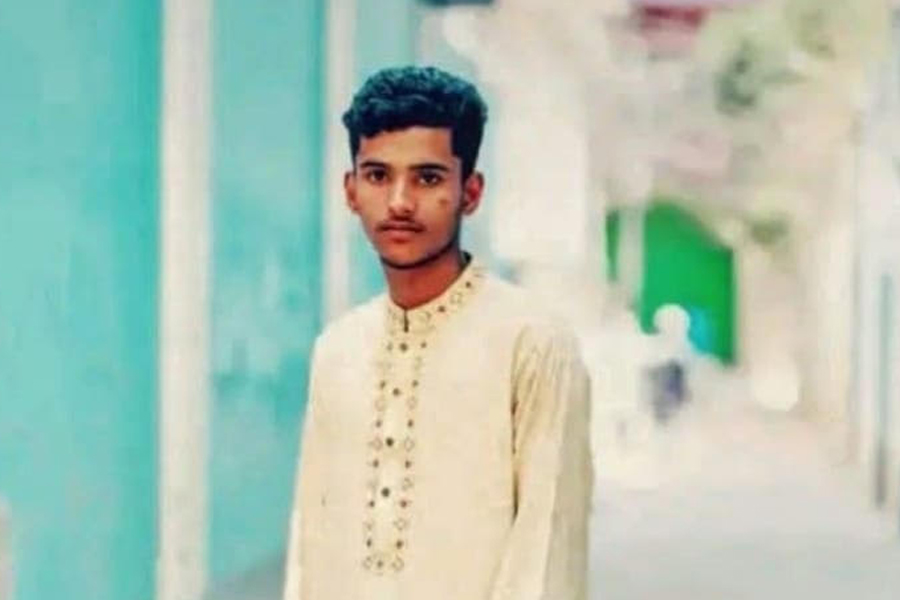 ফেনীর রেলগেইট এলাকায় ব্যাটারিচালিত অটোচালককে কুপিয়ে হত্যা