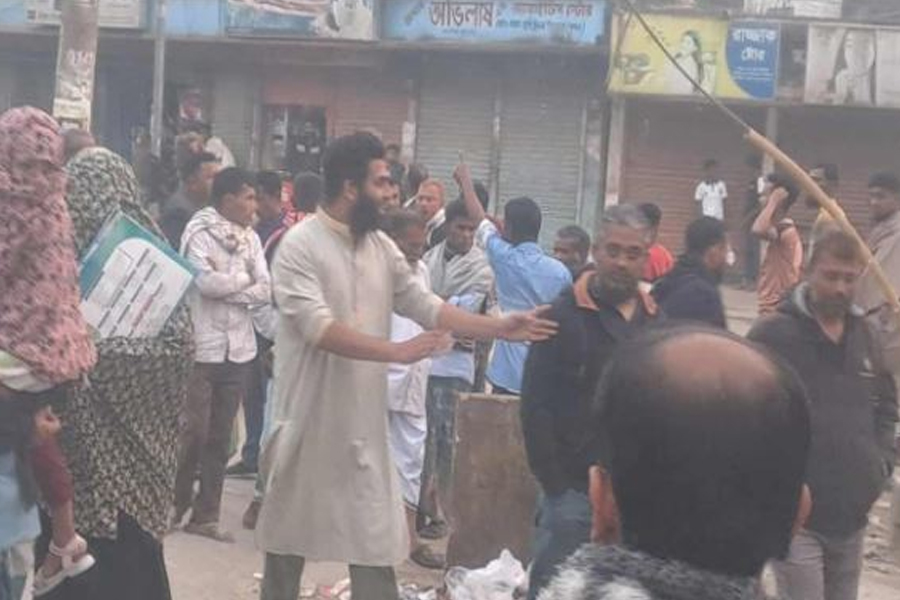 গফরগাঁওয়ে বিএনপির দুই গ্রুপের সংঘর্ষ, গুলি