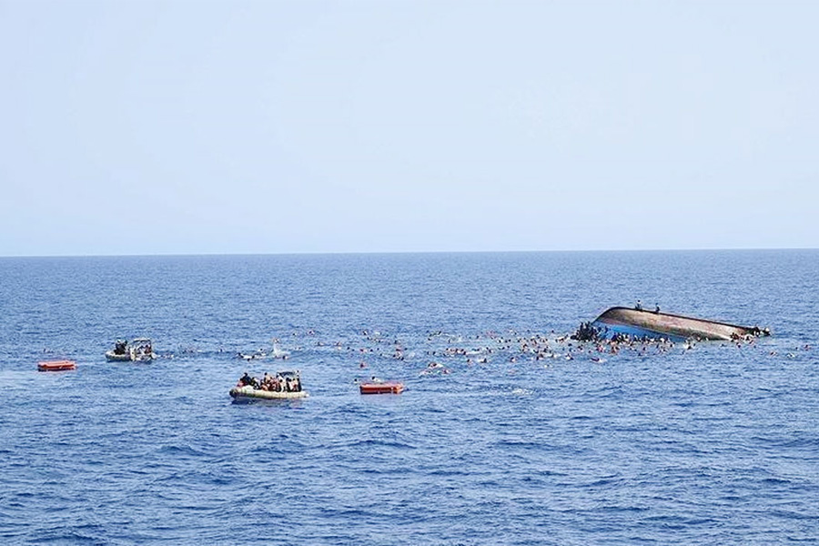 গ্রিসের উপকূলে নৌকাডুবিতে প্রাণ হারালেন ১৪ মিসরীয় অভিবাসী