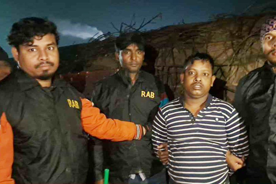 ফয়সাল করিমের সহযোগী দাঁতভাঙা কবির গ্রেপ্তার