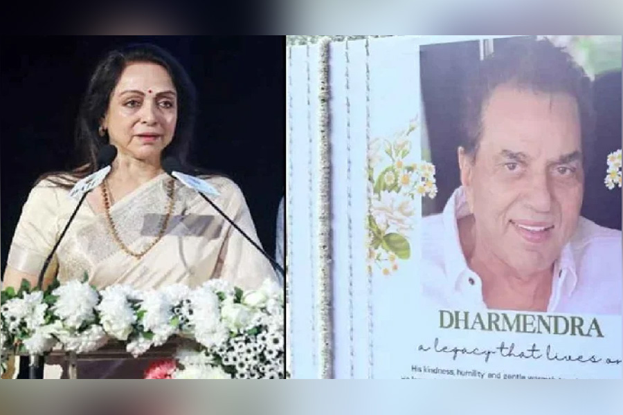 স্বামীর মৃত্যু নিয়ে ট্রলের কড়া জবাব দিলেন হেমা মালিনী