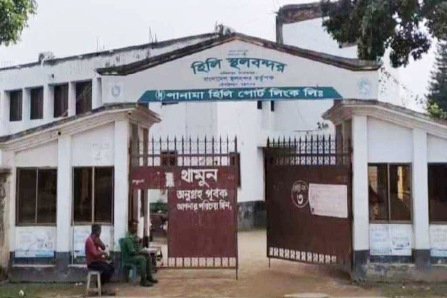 বড়দিন উপলক্ষে হিলি স্থলবন্দরে আমদানি-রপ্তানি বন্ধ