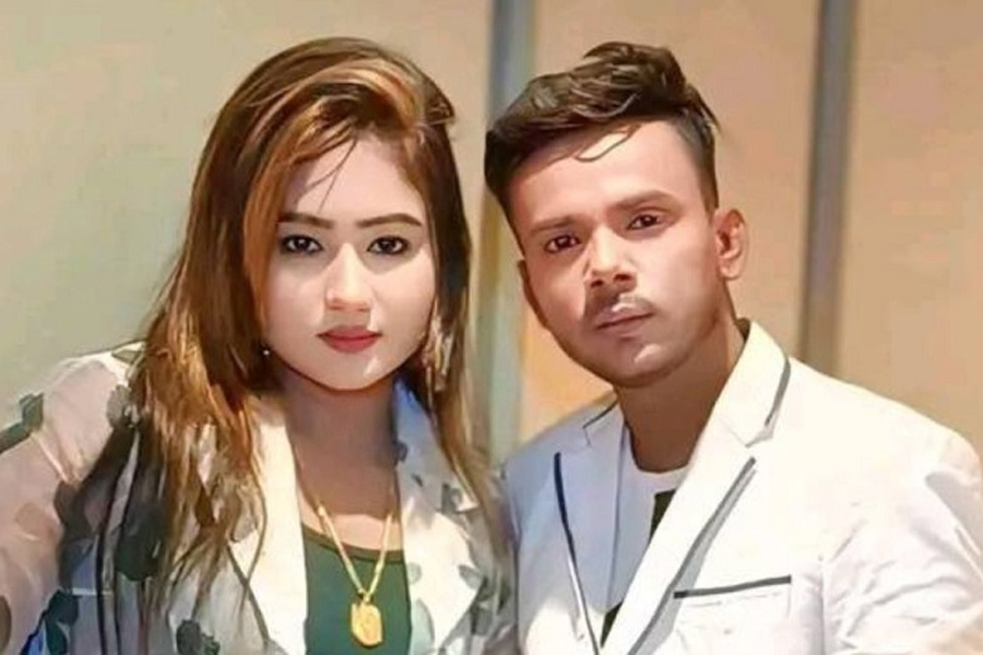 রিয়া মনিকে তালাকের পর দুধ দিয়ে গোসল করবো: হিরো আলম