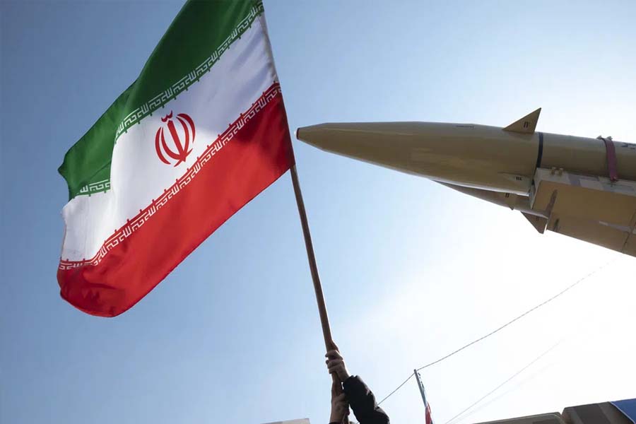 দীর্ঘমেয়াদি যুদ্ধের জন্য প্রস্তুত ইরান, নতুন অস্ত্র আসছে: আইআরজিসি