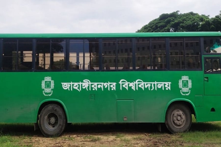 গোপনে ছবি তোলায় প্রতিবাদ, জাবির বাসে নারী শিক্ষার্থী লাঞ্ছিত