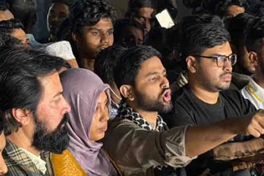 জাবের গুলিবিদ্ধ জানিয়ে ইনকিলাব মঞ্চের ফেসবুক পোস্ট