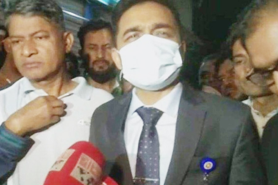 জামায়াত সদস্যের বাড়িতে অভিযান, ক্রিকেটের ১৫২ স্ট্যাম্প উদ্ধার