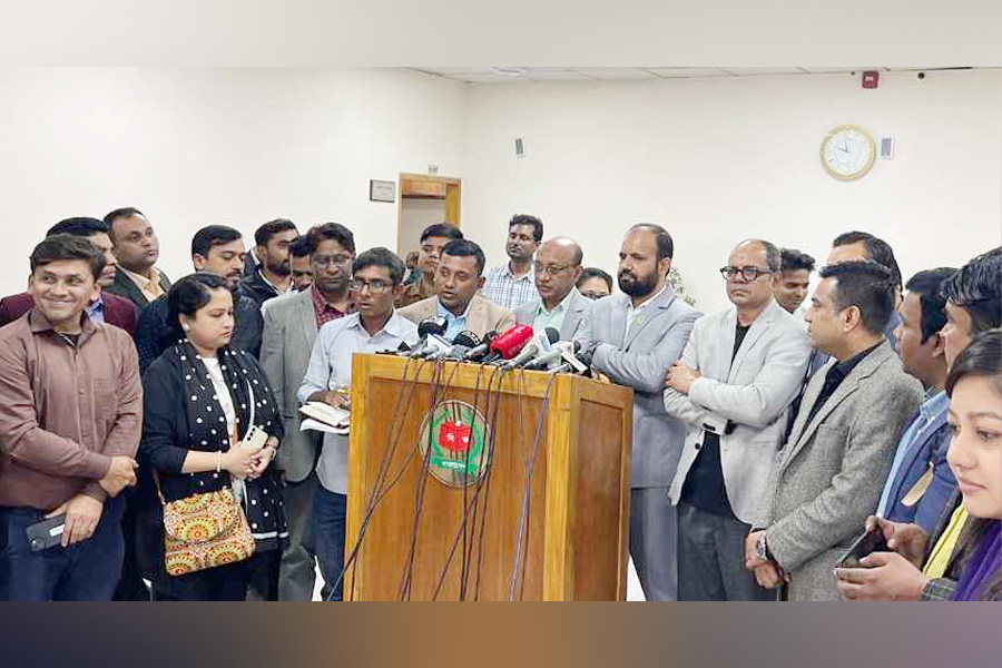 সাংবাদিকদের কার্ড ও স্টিকার জটিলতা, ইসিকে সমাধানে আল্টিমেটাম